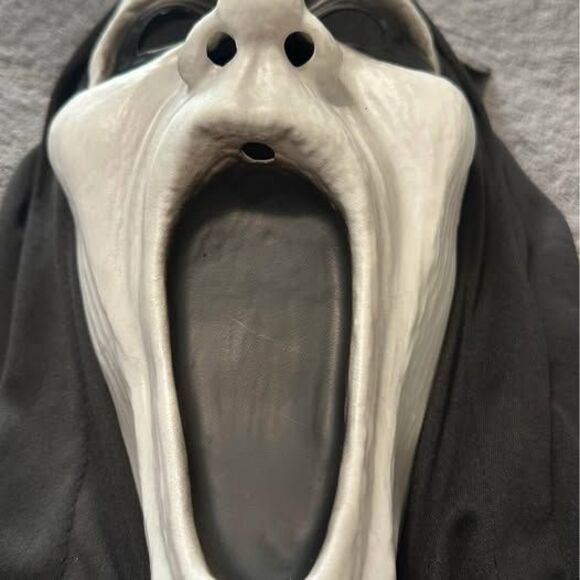 NEW Silent Screamer Ghost Face Mask Halloween Costume Mask - Picture 2 of 6